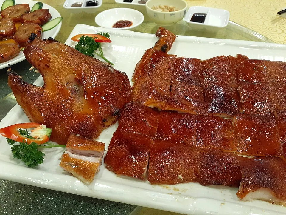 烤乳猪, photo 1 of 3
