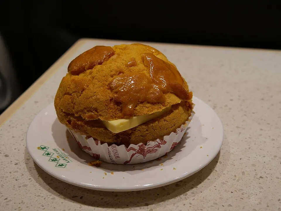 菠萝油, photo 2 of 3