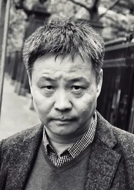 Yu Hua, photo 1 of 2
