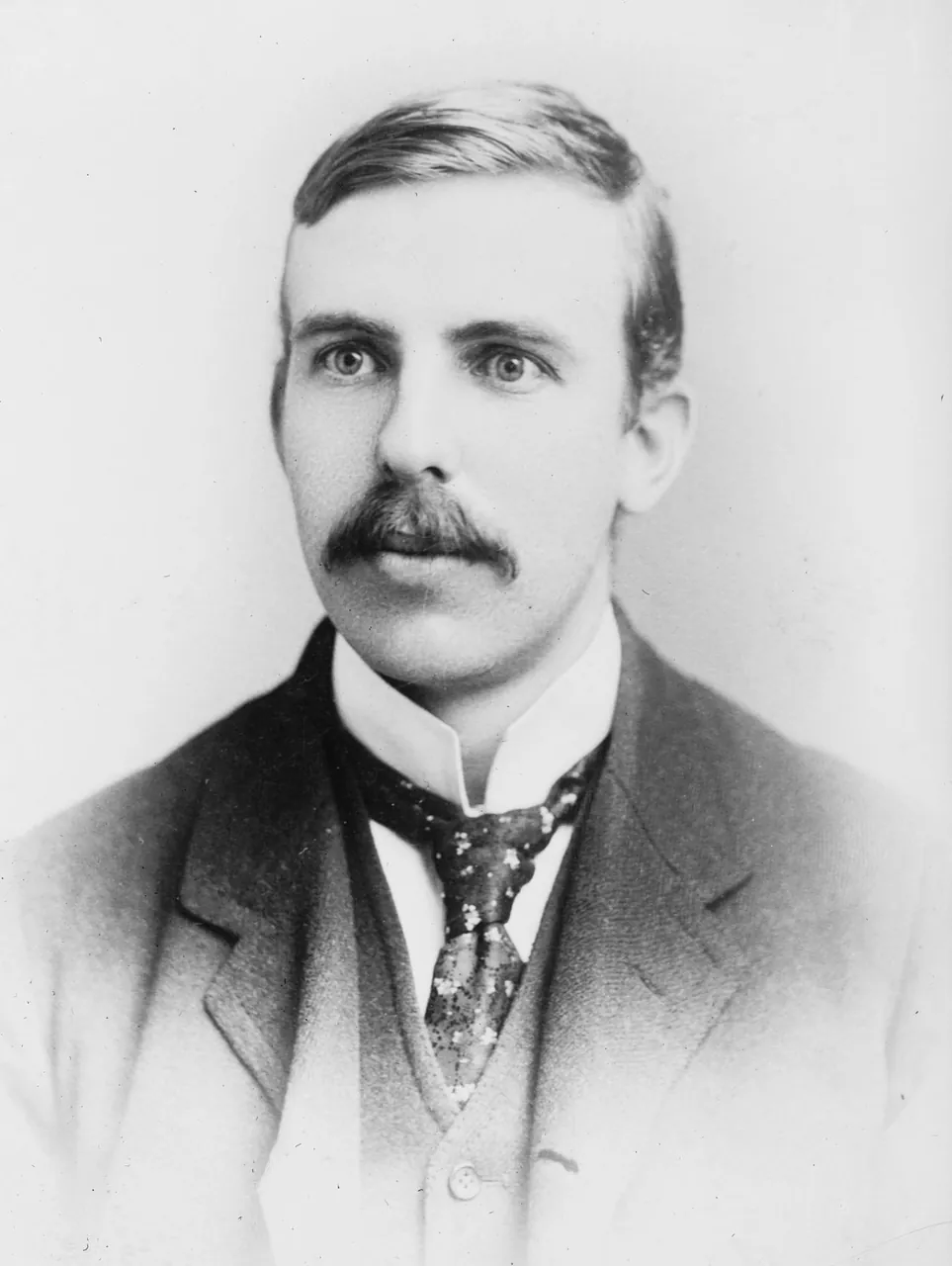 Ernest Rutherford, photo 2 of 3