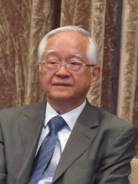 Wu Jinglian, photo 1 of 2