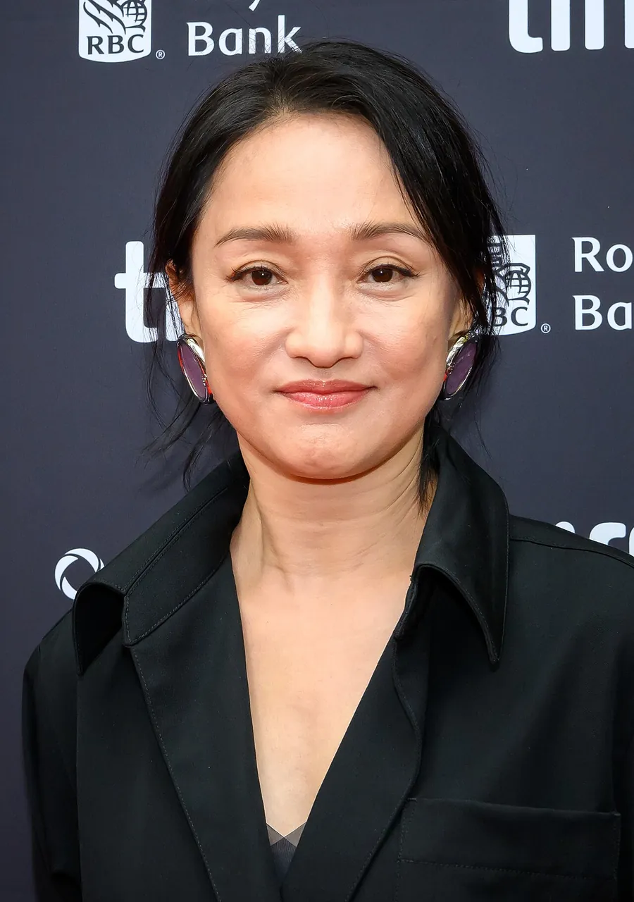 Zhou Xun, photo 1 of 3