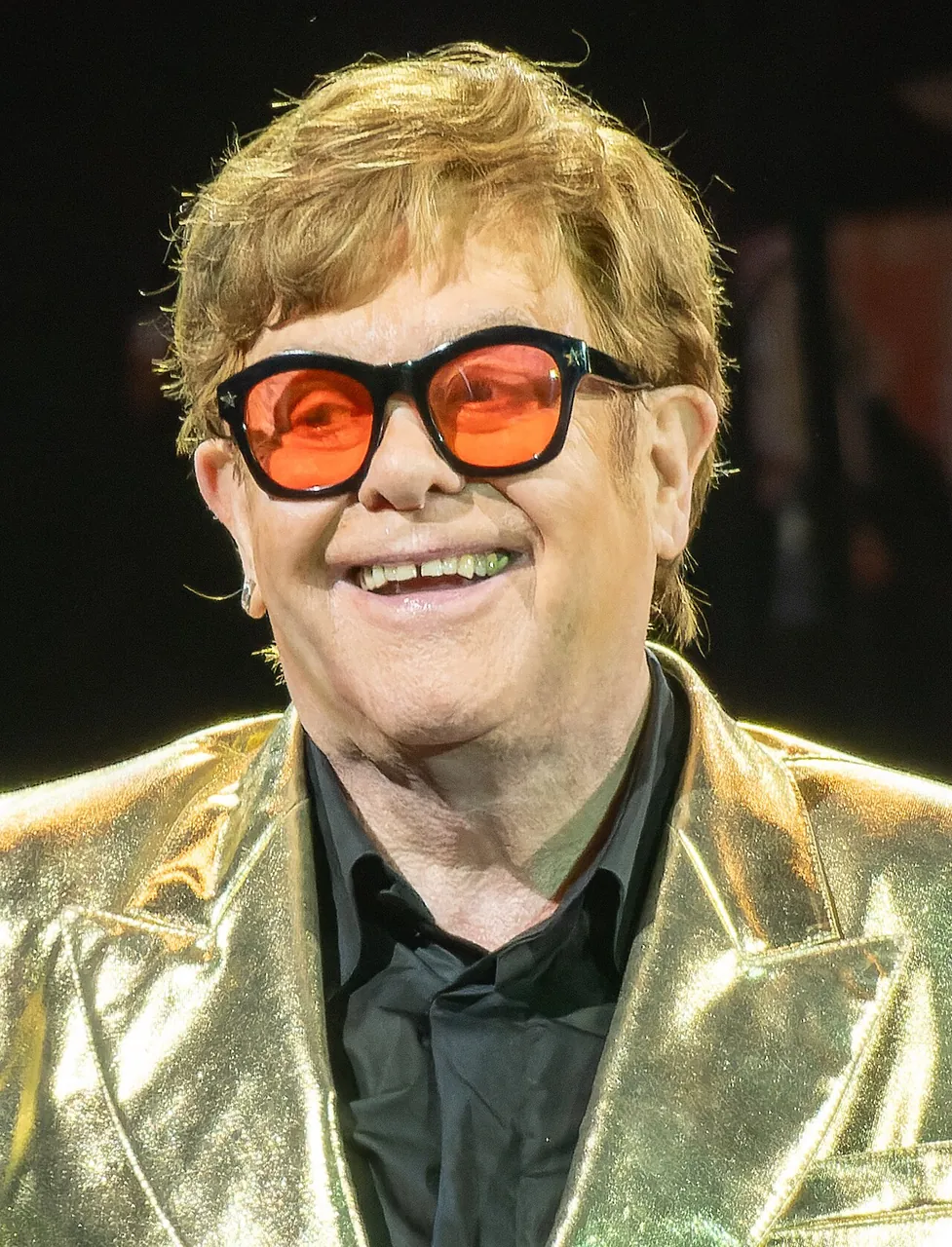 Elton John, photo 1 of 3