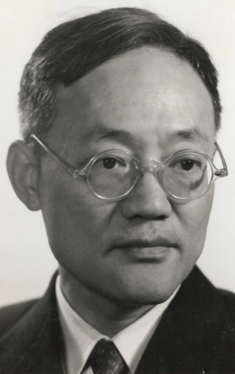 Ba Jin, photo 1 of 3