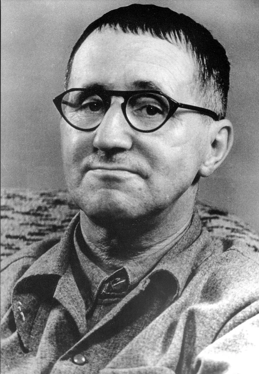 Bertolt Brecht, photo 1 of 3