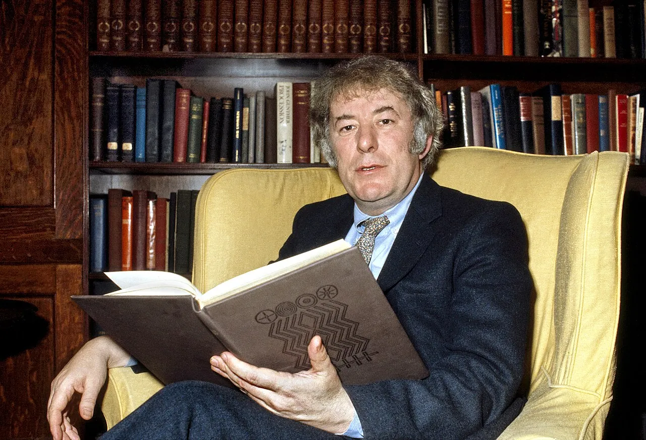 Seamus Heaney, photo 2 of 2