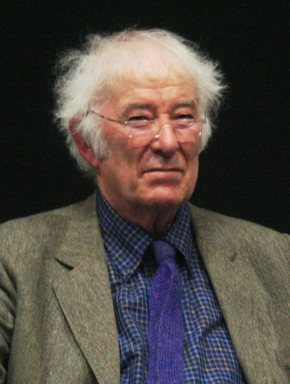 Seamus Heaney, photo 1 of 2