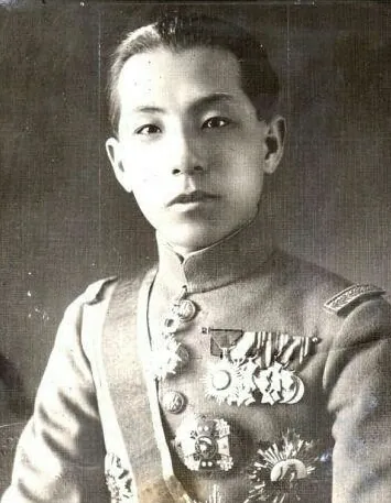 Zhang Xueliang, photo 1 of 3