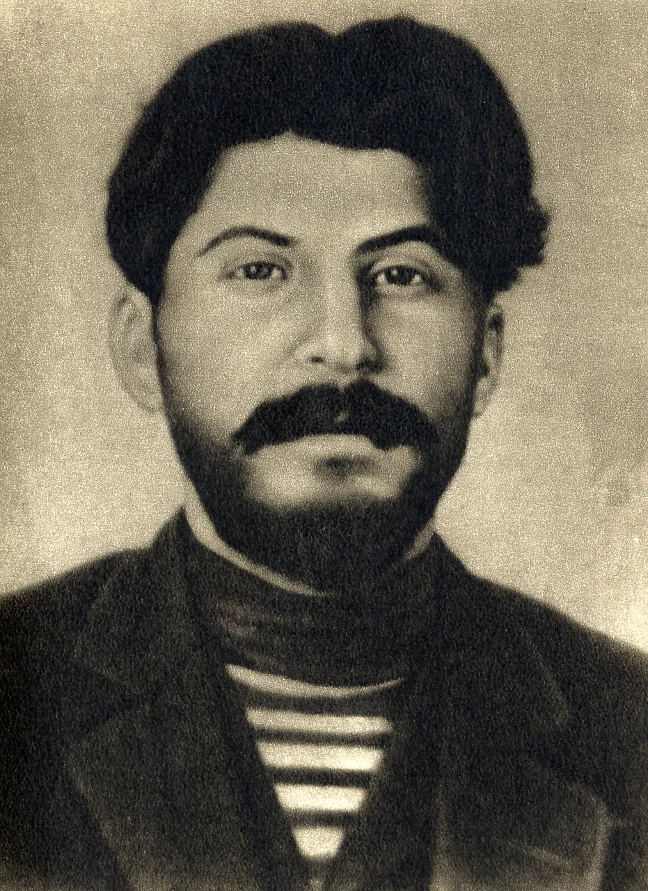 Joseph Stalin, photo 2 of 3