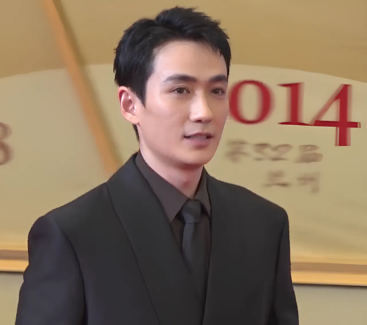 Zhu Yilong, photo 3 of 3