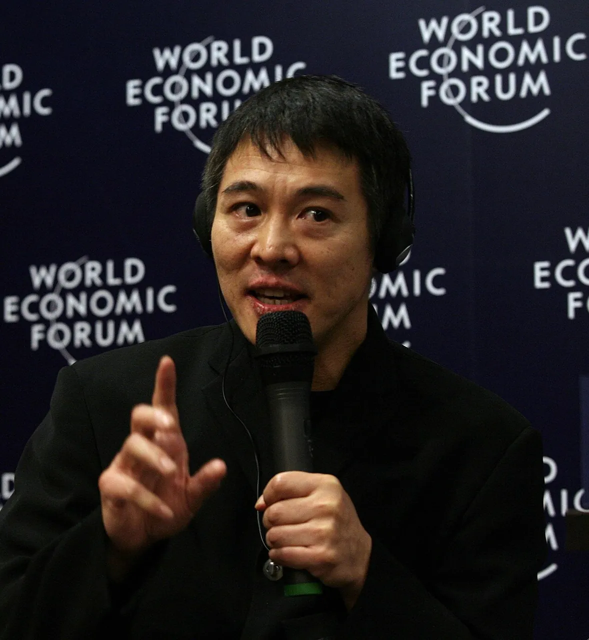 Jet Li, photo 3 of 3