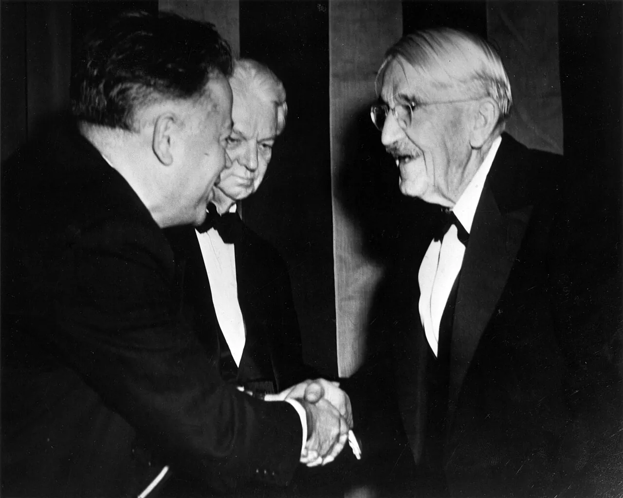 John Dewey, photo 2 of 2