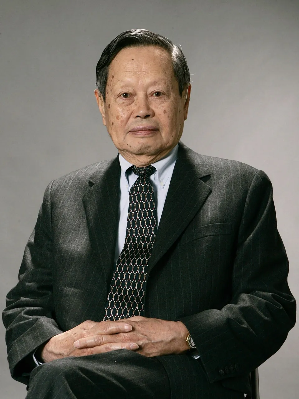 Chen-Ning Yang, photo 2 of 3