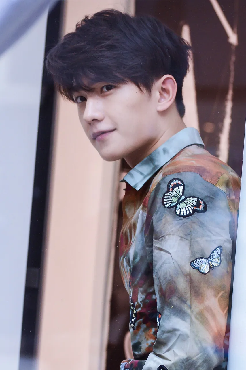 Yang Yang, photo 1 of 2