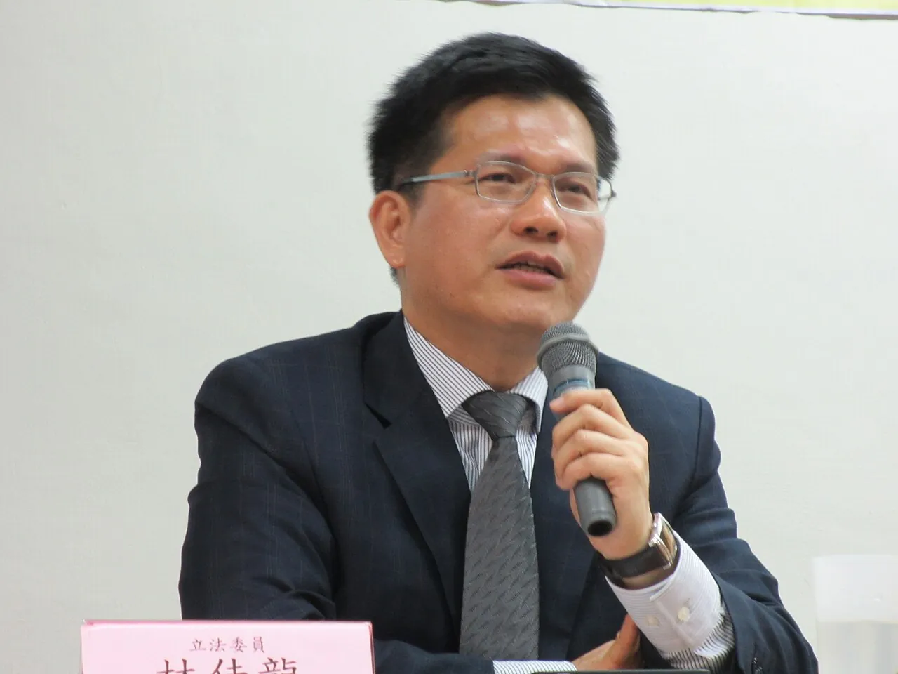 Lin Chia-lung, photo 2 of 3