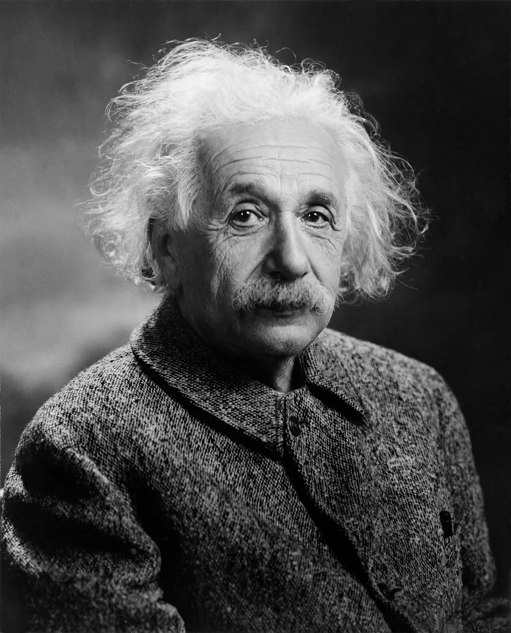 Albert Einstein, photo 1 of 3