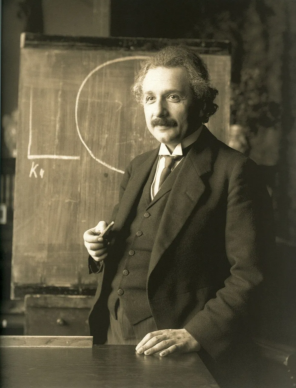 Albert Einstein, photo 3 of 3