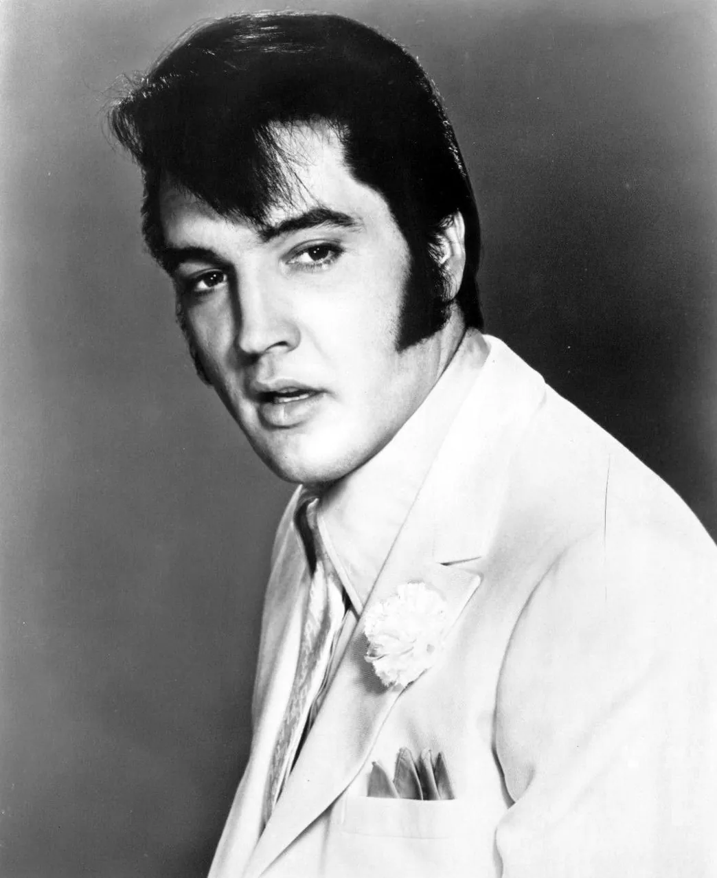 Elvis Presley, photo 2 of 2