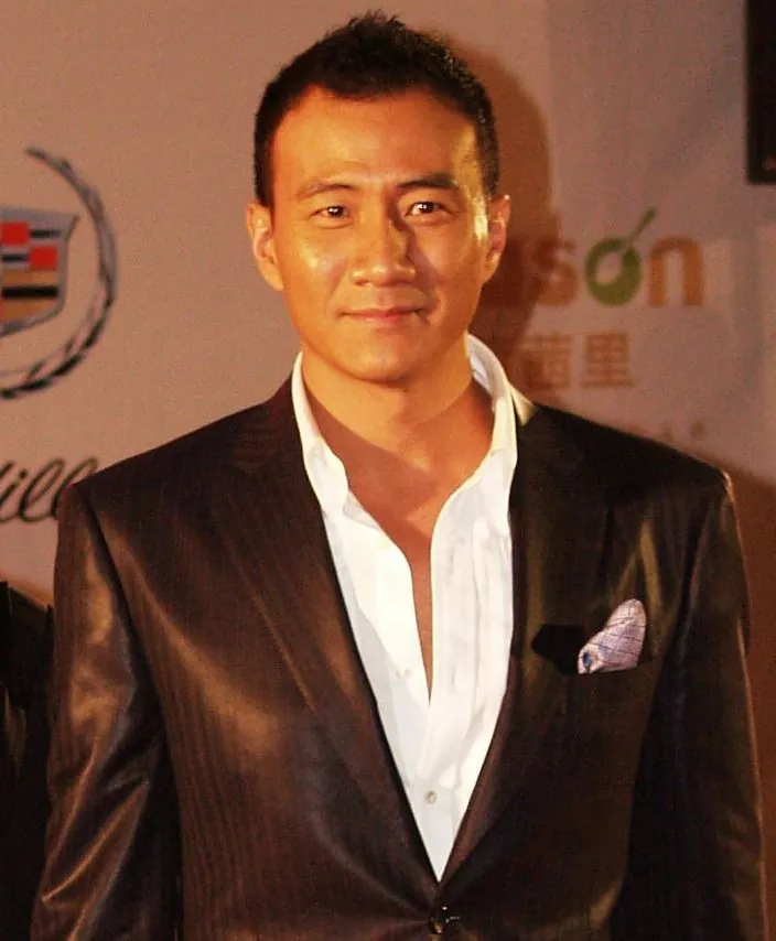 Hu Jun, photo 1 of 2
