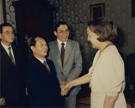 Hu Yaobang, photo 2 of 2