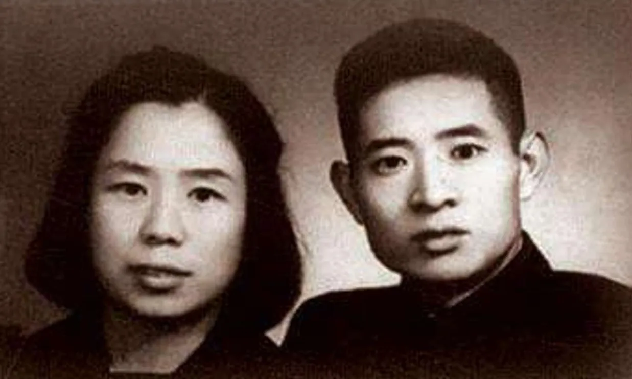 Hu Yaobang, photo 1 of 2