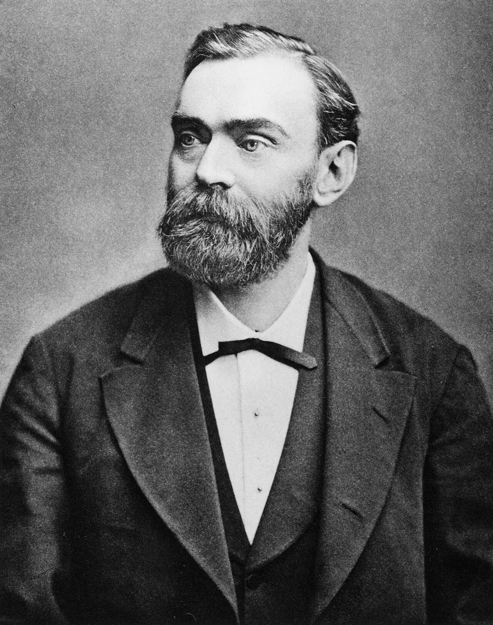 Alfred Nobel, photo 1 of 3