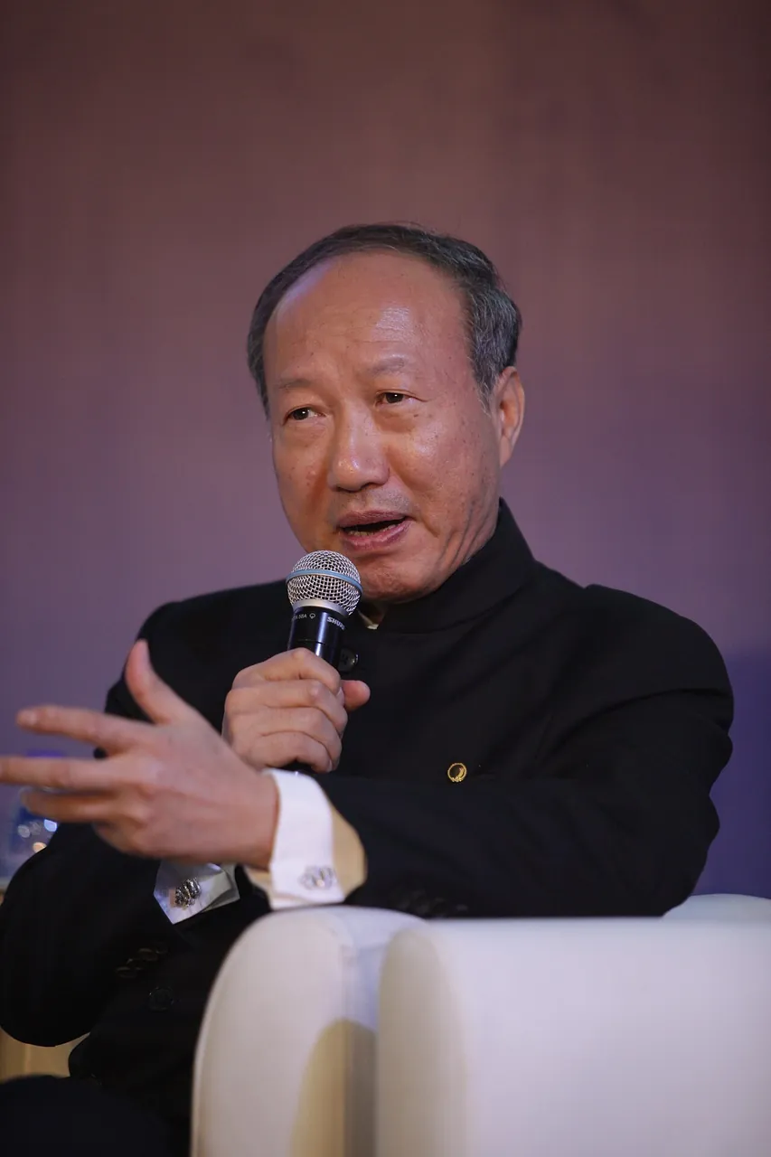 Chen Feng, photo 1 of 2