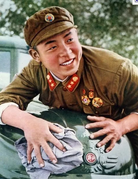 Lei Feng, photo 1 of 2