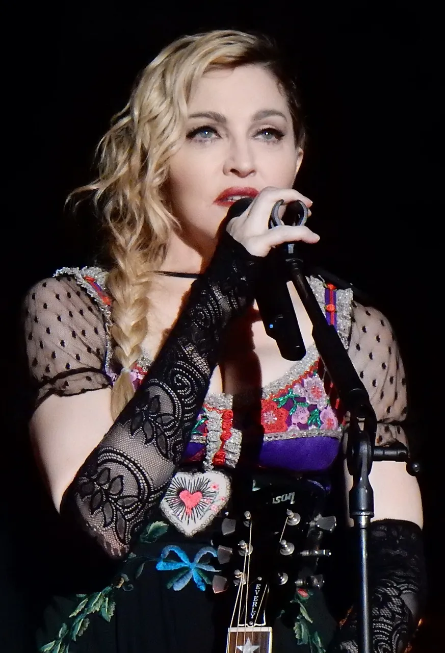 Madonna, photo 1 of 3